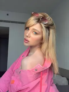 Marianne profile in Phuket photo 2